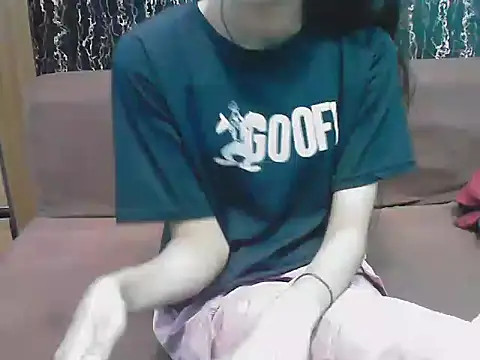 Snapshot of hello_baby01 chatting on 03-31-26, 04:18 hello baby01 online show from 03-31-26, 04:18