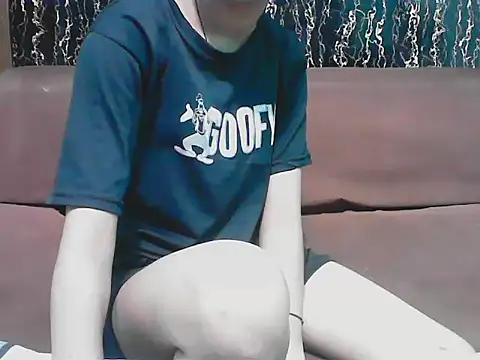 Snapshot of hello_baby01 chatting on 04-13-26, 05:40 hello baby01 online show from 04-13-26, 05:40