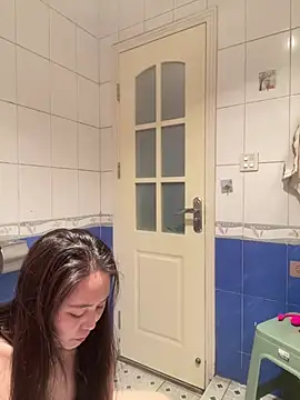 Snapshot of tianwei2567 chatting on 02-09-26, 02:43 tianwei2567 online show from 02-09-26, 02:43