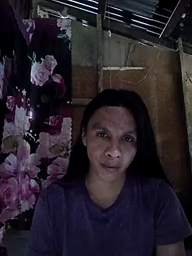 Snapshot of lovelycarla32 chatting on 12-18-25, 02:39 lovelycarla32 online show from 12-18-25, 02:39