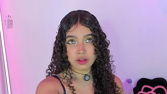 EloiseSweetxx online show from 04-01-26, 12:28