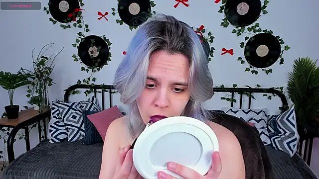 LiraBelle online show from 04-13-26, 03:12