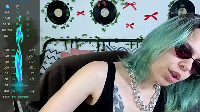 Snapshot of LiraBelle chatting on 07-20-26, 03:32 LiraBelle online show from 07-20-26, 03:32