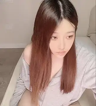 clara-cc online show from 06-18-26, 01:48