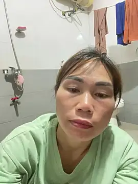 meganmeo online show from 05-18-26, 04:24
