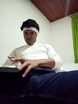 Snapshot of man_black_hot24 chatting on 12-18-25, 11:00 man black hot24 online show from 12-18-25, 11:00