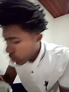 Snapshot of man_black_hot24 chatting on 01-06-26, 02:37 man black hot24 online show from 01-06-26, 02:37