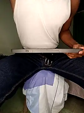 Snapshot of man_black_hot24 chatting on 01-17-26, 01:54 man black hot24 online show from 01-17-26, 01:54