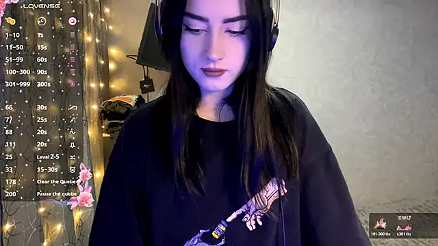 Snapshot of Meowluly chatting on 12-22-25, 09:23 Meowluly online show from 12-22-25, 09:23