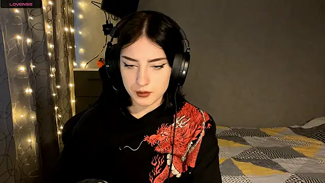 Snapshot of Meowluly chatting on 01-18-26, 10:57 Meowluly online show from 01-18-26, 10:57