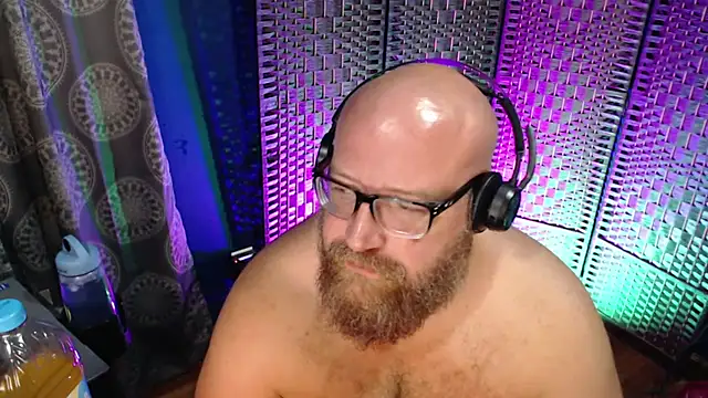 Snapshot of BigBearforCuddles chatting on 06-21-26, 01:30 BigBearforCuddles online show from 06-21-26, 01:30