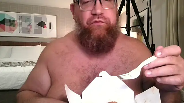 Snapshot of BigBearforCuddles chatting on 07-04-26, 03:35 BigBearforCuddles online show from 07-04-26, 03:35