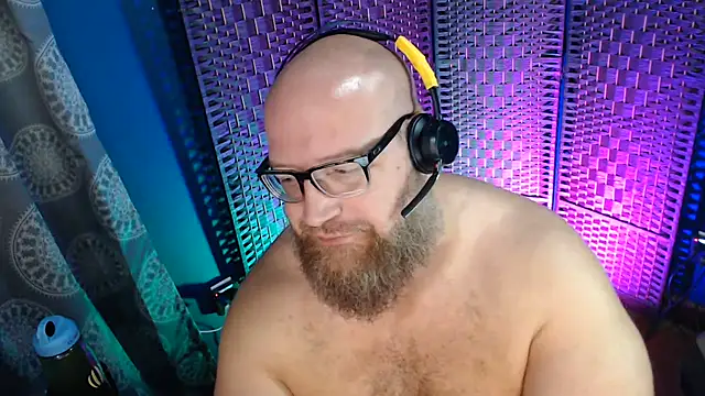 Snapshot of BigBearforCuddles chatting on 07-07-26, 02:36 BigBearforCuddles online show from 07-07-26, 02:36