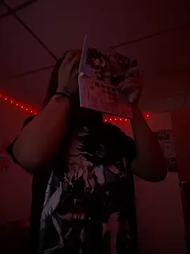 Snapshot of A_Good_Witch chatting on 04-09-26, 02:00 A Good Witch online show from 04-09-26, 02:00