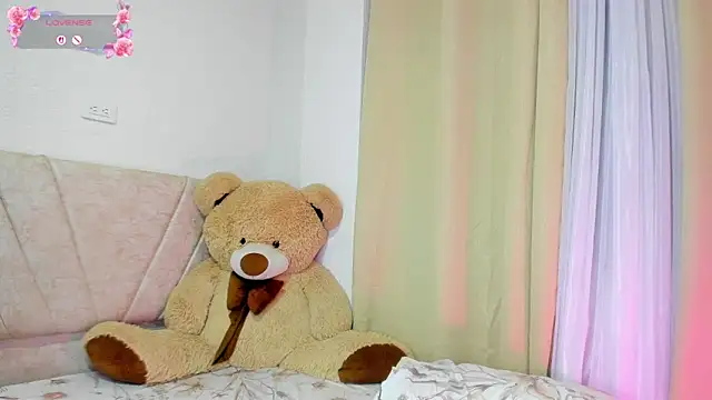 Snapshot of lia_sweetty chatting on 04-09-26, 06:19 lia sweetty online show from 04-09-26, 06:19