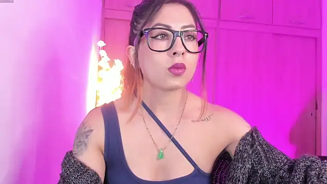 MaddieHunter online show from 06-11-26, 03:10