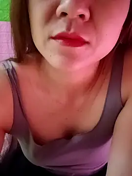 Snapshot of Lily-ross22 chatting on 03-04-26, 02:28 Lily-ross22 online show from 03-04-26, 02:28