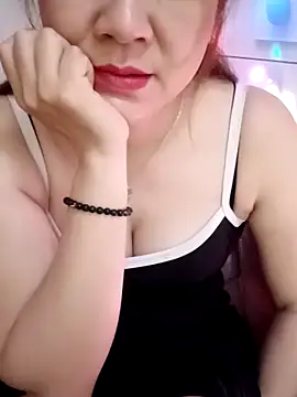 Snapshot of Lily-ross22 chatting on 03-20-26, 03:28 Lily-ross22 online show from 03-20-26, 03:28