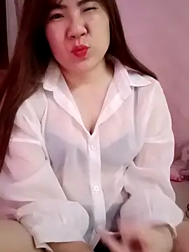 Snapshot of Lily-ross22 chatting on 04-22-26, 05:58 Lily-ross22 online show from 04-22-26, 05:58