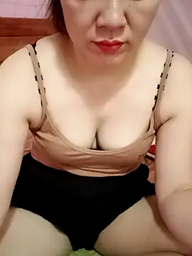 Snapshot of Lily-ross22 chatting on 05-30-26, 03:58 Lily-ross22 online show from 05-30-26, 03:58