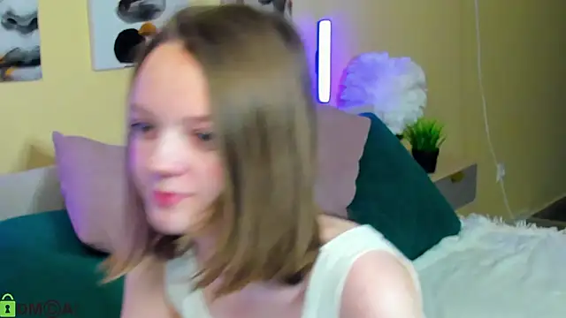 Olivia Riesz online show from 04-05-26, 01:36