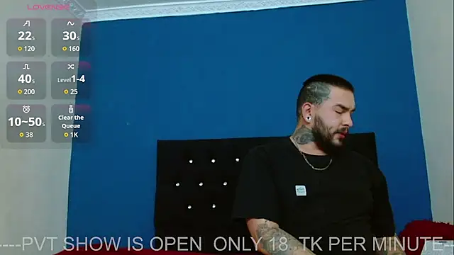 Snapshot of ARIA_AND_NICK chatting on 07-12-26, 11:07 ARIA AND NICK online show from 07-12-26, 11:07