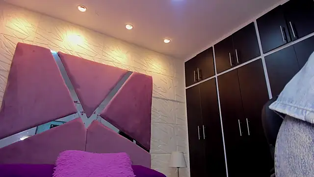 Snapshot of sol-angel chatting on 06-06-26, 04:44 sol-angel online show from 06-06-26, 04:44