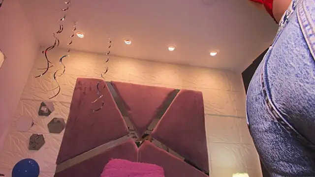 Snapshot of sol-angel chatting on 06-27-26, 04:34 sol-angel online show from 06-27-26, 04:34