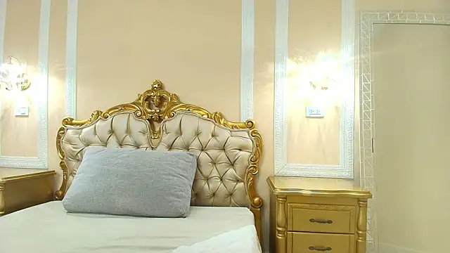 HallieStone online show from 03-27-26, 12:16