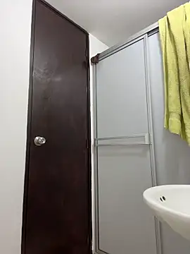 Miia moonn online show from 12-19-25, 11:17