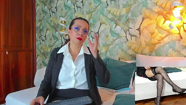 Snapshot of Madame_Angelic_1 chatting on 06-20-26, 03:09 Madame Angelic 1 online show from 06-20-26, 03:09