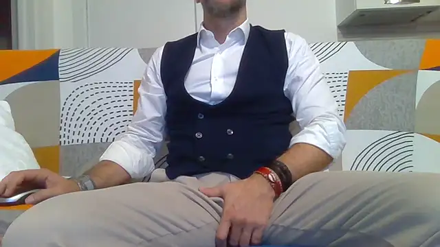 Snapshot of Eroshotlicker chatting on 12-22-25, 10:07 Eroshotlicker online show from 12-22-25, 10:07