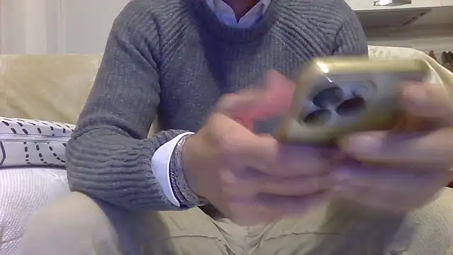 Snapshot of Eroshotlicker chatting on 01-10-26, 10:14 Eroshotlicker online show from 01-10-26, 10:14