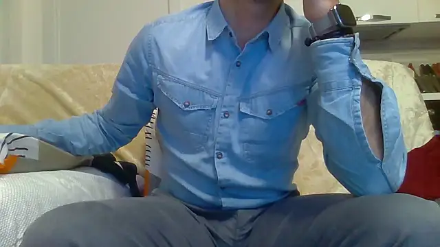 Snapshot of Eroshotlicker chatting on 01-14-26, 09:52 Eroshotlicker online show from 01-14-26, 09:52