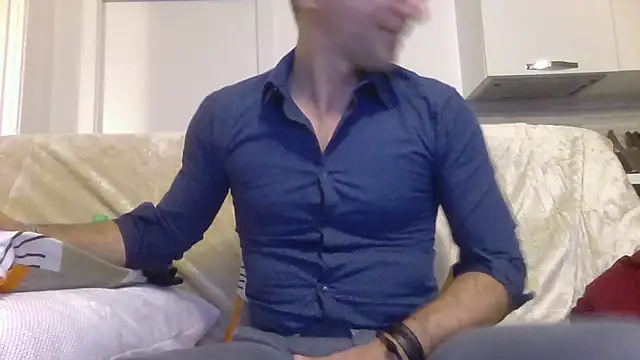 Snapshot of Eroshotlicker chatting on 01-15-26, 10:13 Eroshotlicker online show from 01-15-26, 10:13