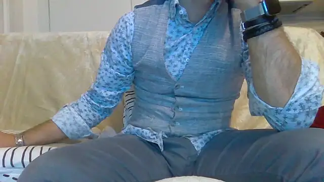 Snapshot of Eroshotlicker chatting on 01-16-26, 09:30 Eroshotlicker online show from 01-16-26, 09:30