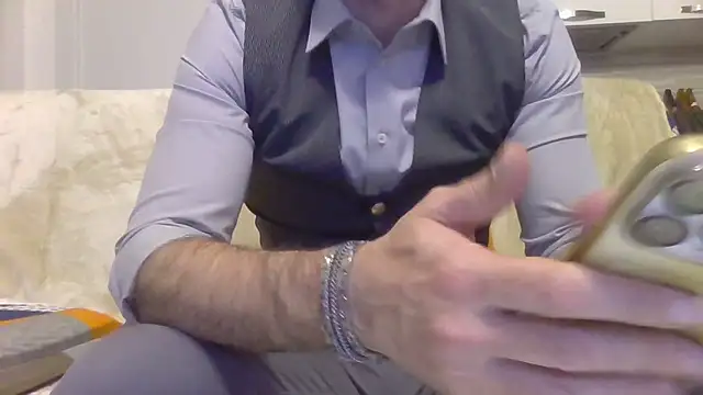 Snapshot of Eroshotlicker chatting on 02-12-26, 09:32 Eroshotlicker online show from 02-12-26, 09:32