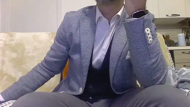 Snapshot of Eroshotlicker chatting on 02-14-26, 10:28 Eroshotlicker online show from 02-14-26, 10:28