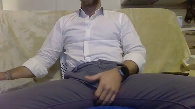 Snapshot of Eroshotlicker chatting on 03-28-26, 10:20 Eroshotlicker online show from 03-28-26, 10:20