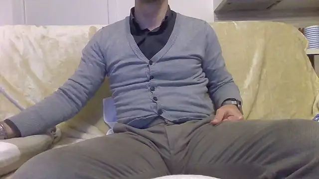 Snapshot of Eroshotlicker chatting on 04-08-26, 08:31 Eroshotlicker online show from 04-08-26, 08:31