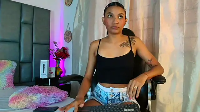 TashaNaughty4u online show from 04-17-26, 07:50