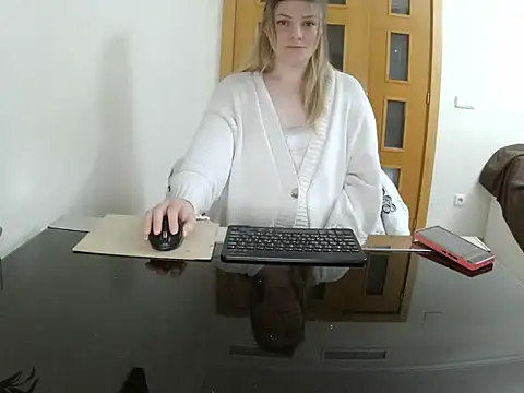 Snapshot of Adelyxveex chatting on 12-22-25, 11:35 Adelyxveex online show from 12-22-25, 11:35