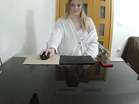 Snapshot of Adelyxveex chatting on 01-05-26, 11:52 Adelyxveex online show from 01-05-26, 11:52