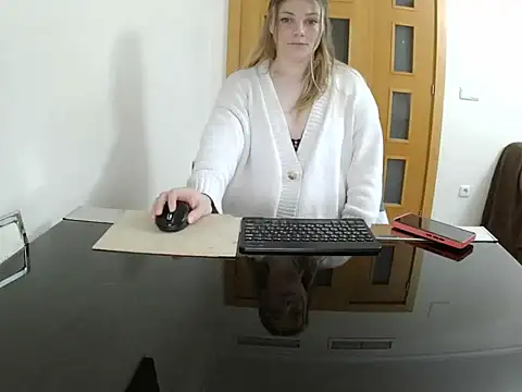 Snapshot of Adelyxveex chatting on 01-08-26, 10:12 Adelyxveex online show from 01-08-26, 10:12