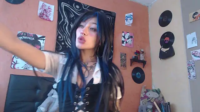 Snapshot of Layla_quinn chatting on 07-15-26, 02:22 Layla quinn online show from 07-15-26, 02:22