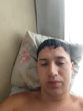 Alvarezz0202 online show from 02-12-26, 02:23