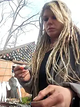 Snapshot of Horny_hippie chatting on 02-08-26, 05:16 Horny hippie online show from 02-08-26, 05:16