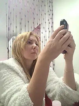 Snapshot of JenyJansy chatting on 01-08-26, 09:50 JenyJansy online show from 01-08-26, 09:50