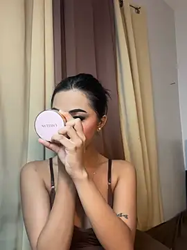 Diannellove online show from 05-17-26, 03:52