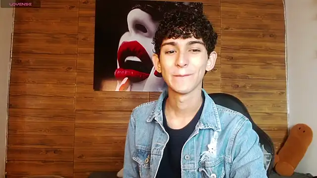 Snapshot of Michaelkoiv chatting on 06-17-26, 12:29 Michaelkoiv online show from 06-17-26, 12:29